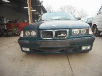 Vrakbiler auto BMW 3-serie 323ia  coupe 1997/1