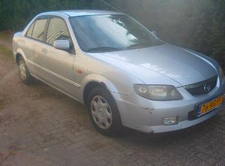 uszkodzony samochody osobowe Mazda 323  2003/9