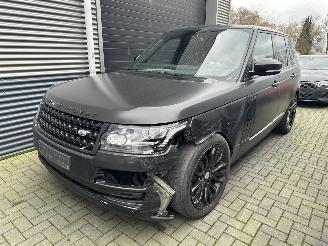 Vaurioauto  passenger cars Land Rover Range Rover 3.0 TDV6 AUTOBIOGRAPHY / PANORAMA / MERIDIAN / VOL! 2015/9
