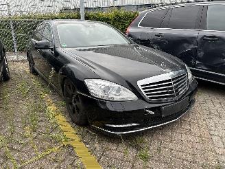 Voiture accidenté Mercedes S-klasse S400 HYBRID/NAVI/CAMERA/LUCHTVERING/LED/MASSAGE/SIDE-ASSIST/VOL! 2010/11