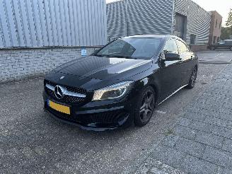Coche accidentado Mercedes Cla-klasse AMG CLA180 / NAVI / LED / ALCANTARA / PDC / MFS 2015/6