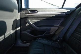 Volkswagen Passat 1.4 TSI ACT 3X R-LINE PANO/LEDER/LED/NAVI/CLIMA SCHADEVRIJ/DAMAGEDFREE picture 18