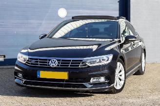 damaged passenger cars Volkswagen Passat 1.4 TSI ACT 3X R-LINE PANO/LEDER/LED/NAVI/CLIMA SCHADEVRIJ/DAMAGEDFREE 2016/8