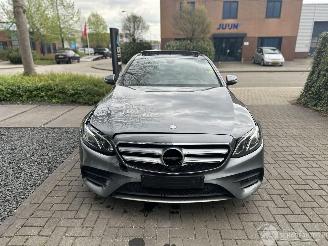 Voiture accidenté Mercedes E-klasse 200 AMG PANO/LED/19INCH 2016/11
