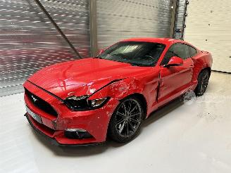 Schadeauto Ford Mustang 2.3 ECOBOOST / NAVI / LEDER / CAMERA / LED 2017/12
