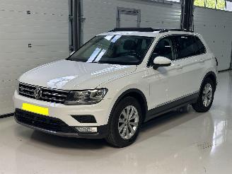 Auto incidentate Volkswagen Tiguan 1.4 TSI ACT/PANO/LEDER/CAMERA/TREKHAAK/VOL 2016/11