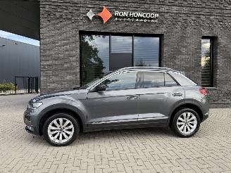 Damaged car Volkswagen T-Roc 1.5 TSI 150PK DSG7 Sport 2021/11