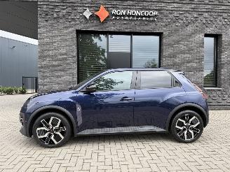 krockskadad bil auto Renault 5 NEW! EV52 Comfort Range 150PK Aut. Techno VOL! 2025/10