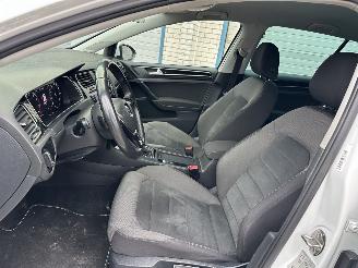 Volkswagen Golf 1.5 TSI DSG R-Line picture 13