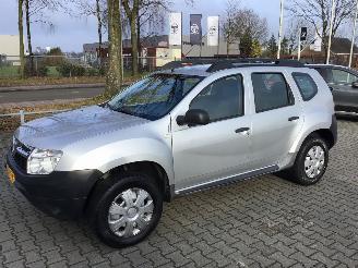 Vaurioauto  passenger cars Dacia Duster 1.6 ambiance 2wd  met lichte schade 2011/3