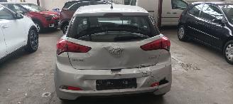 Hyundai I-20 Bj:03-2015 1.2-16v benzine Airco Elektrische ramen Elektrische-spiegels centrale vergrendeling met afstandsbediening picture 4