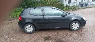 Volkswagen Golf Bj:12:2006 1.4-benzine Climatecontrol CruiseControl Leren-Stuurwiel Mistlampen Parkeersensoren achter Trekhaak afneembaar Metallic Lak picture 2