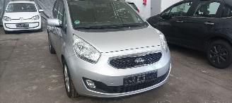 Kia Venga Bj:08-2013 1.6-benzine Automatik Climatecontrol Stoelverwarming Lichtautomaat Privacyglas Leren stuurwiel Keyless entry armsteun voor en achter Trekhaak Mistlampen 16-inch velgen picture 6