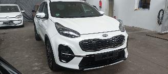 damaged passenger cars Kia   2019/1