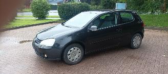 krockskadad bil auto Volkswagen Golf Edition 1.4-16v 80pk Climatecontrol CruiseControl Leren-Stuurwiel armsteun elek-ramen elektrische buitenspiegels mistlampen Parkeersensoren achter Trekhaak afneembaar 2006/12