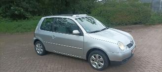 Schadeauto Volkswagen Lupo Cambridge Edition 1.4-Mpi 1e eigenaar (1945) Elektrische ramen Schuifdak centrale vergrendeling Leren stuurwiel 14 inch Cambridge velgen 2003/2