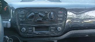 Volkswagen Up! Move 1.0-Mpi Leder Airconditioning Elektrische ramen Centrale vergrendeling met afstandsbediening Stoelverwarming Leren stuurwiel picture 19