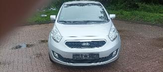 Kia Venga 1.6-16v Automaat Keyless entry Climatecontrol Stoelverwarming Lichtautomaat Privacyglas armsteun voor en achter Trekhaak Parkeersensoren 4xelek ramen Elektrische-spiegels met verwarming mistlampen 16 inch velgen picture 8