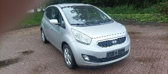 Avarii autoturisme Kia Venga 1.6-16v Automaat Keyless entry Climatecontrol Stoelverwarming Lichtautomaat Privacyglas armsteun voor en achter Trekhaak Parkeersensoren 4xelek ramen Elektrische-spiegels met verwarming mistlampen 16 inch velgen 2013/8