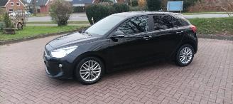 Kia Rio Bj:11-2019 1.4-16v Automatik Dream Team Edition Led Koplampen Navigatie Climatecontrol Stoelverwarming stuurwiel met verwarming Achteruitrijcamera 4xelek ramen Privacyglas Lichtautomaat Mistlampen 16-inch Kia velgen Metallic lak picture 2