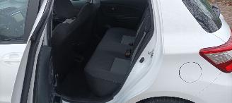 Toyota Yaris Bj:10-2017 Facelift 1.5-Benzine 111pk Touchscreen met Camera Lichtautomaat Drivelane assistent Leren multi stuurwiel Stoelverwarming picture 18