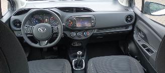 Toyota Yaris Bj:10-2017 Facelift 1.5-Benzine 111pk Touchscreen met Camera Lichtautomaat Drivelane assistent Leren multi stuurwiel Stoelverwarming picture 23