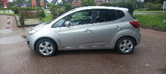 skadebil auto Kia Venga Bj:08-2013 137000km 1.6-Dohc Automatik Climatecontrol Stoelverwarming Keyless entry armsteun voor Elektrische ramen Elektrische-spiegels met parkeerstand Trekhaak Parkeersensoren mistlampen 16 inch velgen 2013/8