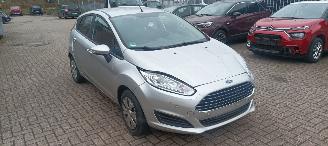 skadebil auto Ford Fiesta 1.5-TDCI Airconditioning stoelverwarming CruiseControl Parkeersensoren 2016/6