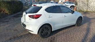 Mazda 2 Bj: 12-2023 1.5 Automatik Climatecontrol CruiseControl Stoelverwarming Lichtautomaat Privacyglas Stuurwiel met verwarming Achteruitrijcamera parkeersensoren Apple CarPlay MirrorLink Led verlichting Dab-audio picture 3