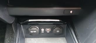 Kia Ceed 1.6-CRDI 136pk Navigatie Leder Sportstoelen Memory Full-Led koplampen Led achterlichten Climatecontrol CruiseControl Stoelverwarming Lichtautomaat Regensensor Drivelane assistent jbl Sound system blindspot Elektrische achterklep Achteruitrijcamera picture 31