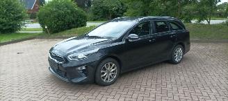 Kia Ceed 1.6-CRDI 136pk Navigatie Leder Sportstoelen Memory Full-Led koplampen Led achterlichten Climatecontrol CruiseControl Stoelverwarming Lichtautomaat Regensensor Drivelane assistent jbl Sound system blindspot Elektrische achterklep Achteruitrijcamera picture 4