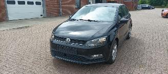 Schadeauto Volkswagen Polo 1.4 TDI DPF Euro6 Climatecontrol frontradar Regensensor leren stuurwiel mistlampen Elektrische ramen Elektrische-spiegels met verwarming Centrale vergrendeling met afstandsbediening Start-Stop systeem 15-inch velgen 2016/3
