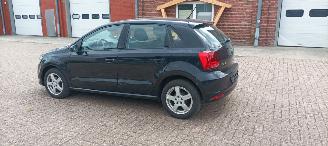 Volkswagen Polo 1.4 TDI DPF Euro6 Climatecontrol frontradar Regensensor leren stuurwiel mistlampen Elektrische ramen Elektrische-spiegels met verwarming Centrale vergrendeling met afstandsbediening Start-Stop systeem 15-inch velgen picture 4