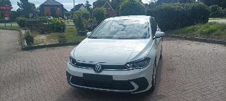 Damaged car Volkswagen Polo 1.0-mpi Full Led koplampen Airconditioning Stoelverwarming Lichtautomaat cruisecontrol Drivelane assistent Radio Dab Digitale-cockpit 2026/1