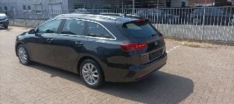 Kia Ceed Sportswagon 1.6-CRDI 136pk JBL Dab Navigatie Climatecontrol Leren Sportstoelen -Memory Elektrische-Achterklep Blindspot systeem Achteruitrijcamera Full-Led koplampen Led achterlichten picture 8