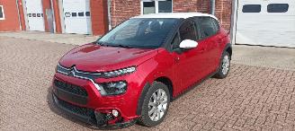 škoda osobní automobily Citroën C3 Bj: 11-2022 1.2 Benzine Opf Airconditioning Stoelverwarming cruisecontrol Dab Radio elektrische buitenspiegels met verwarming Centrale vergrendeling met afstandsbediening Start-Stop systeem Drivelane Full led koplampen Led Dagrijverlichting 2 Tone metalli 2022/11