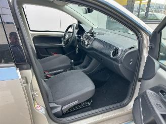 Volkswagen Up! 1.0 65 PK AIRCO picture 6