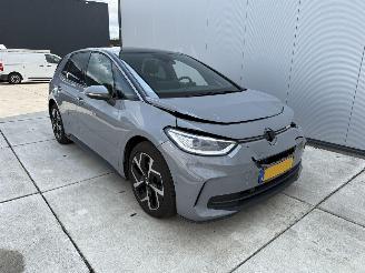 krockskadad bil auto Volkswagen ID.3 PRO ORANJE EDITION 231 PK NAVI-CAMERA-ACTIERADIUS 430 KM 2024/9
