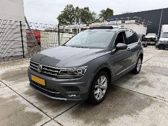 Vaurioauto  passenger cars Volkswagen Tiguan 1.4 TSI 4MOTION Highline Business R -PANO-LEDER-NAVI-CAMERA 2018/7