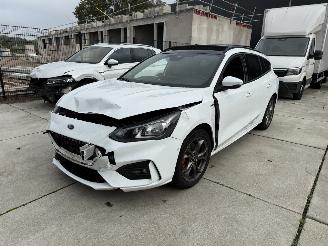 damaged passenger cars Ford Focus 1.5 Ecoboost 150 PK ST-LINE BUSINESS -AUTOMAAT-PANO 2021/10