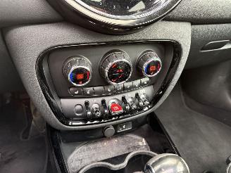 Mini Clubman 1.5 Cooper Buss Edition PANO-KEYLESS-NAVI-LED picture 22