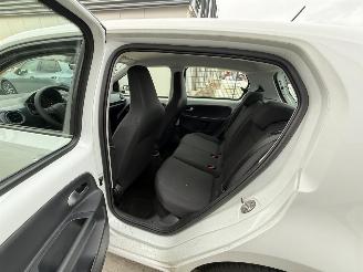 Volkswagen Up! 1.0 picture 10