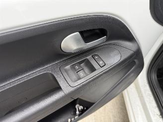 Volkswagen Up! 1.0 picture 15