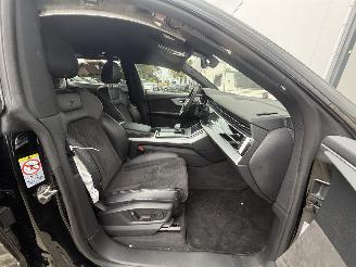 Audi Q8 55 TFSI e QUATRO S-LINE -PLUG IN HYBRID -CAMERA-KEYLESS-LUCHTVERING picture 18