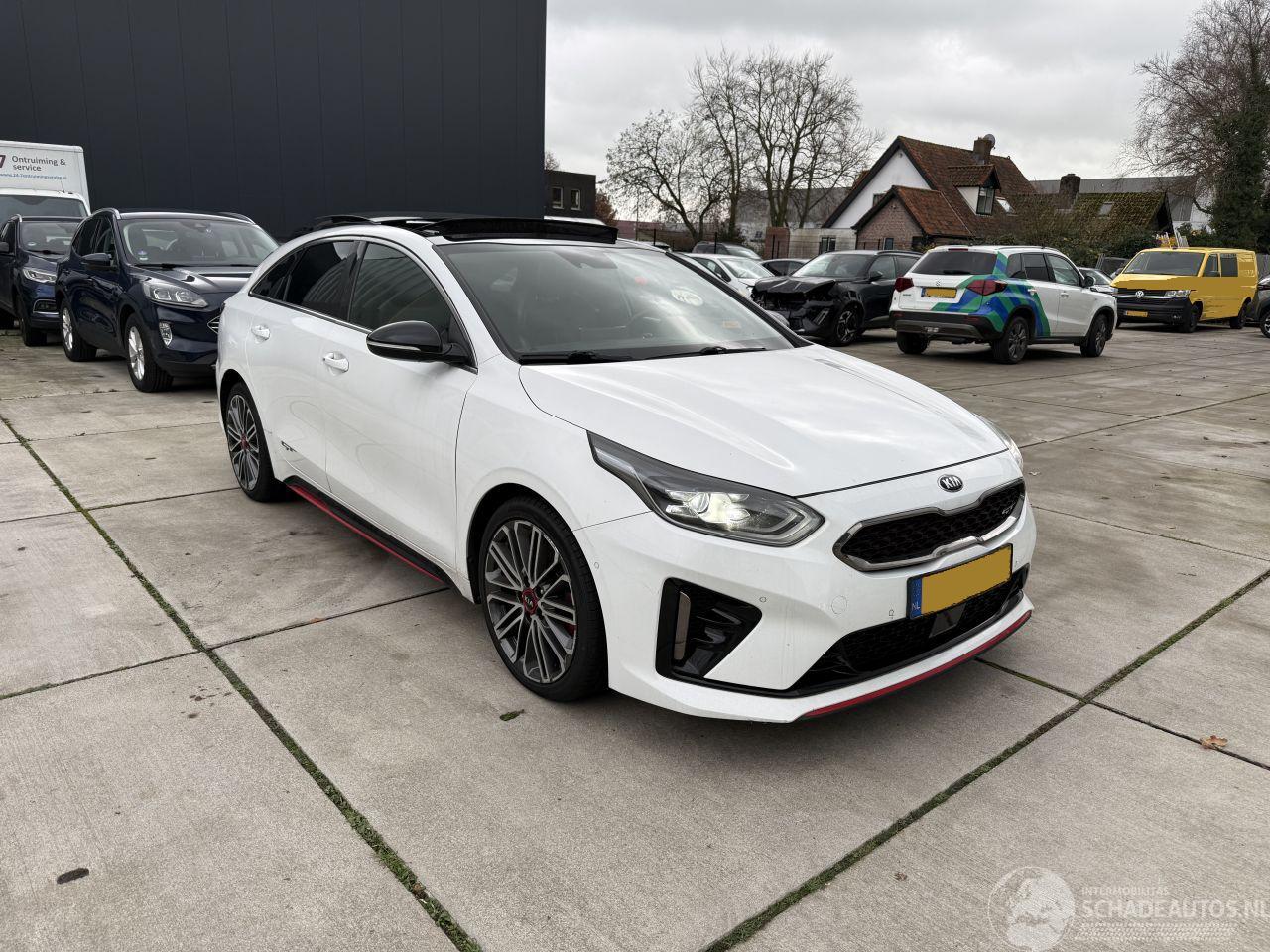 Kia Proceed 1.6 T-GDI-GT AUTOMAAT-PANO-CAMERA-NAVI-PDC