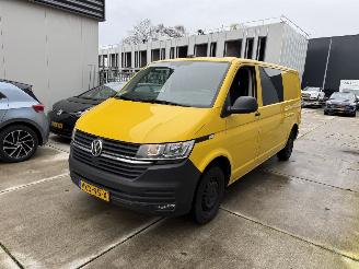 Vaurioauto  passenger cars Volkswagen Transporter 2.0 TDI DC 110 KW 7-DSG L2H1-NAVI-CLIMA-PDC 2024/7