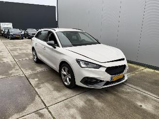 skadebil auto Seat Leon 1.4 TSI eHYBRID PHEV FR Business Intense -CAMERA-NAVI-PDC 2023/11