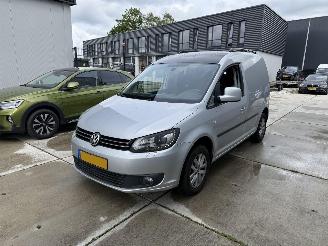Voiture accidenté Volkswagen Caddy 1.6 TDI AUTOMAAT-AIRCO-EXENON-NAVI 2015/4