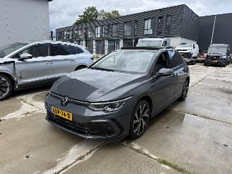  Volkswagen Golf 2.0TDI R-LINE 150PK DSG7 PANO - SFEER - MATRIX - CAMERA 2023/1
