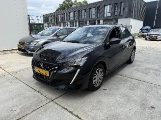 Vaurioauto  passenger cars Peugeot 208 1.2PureTech ACTIVE 75PK - CLIMA - NAVI - LED 2023/4